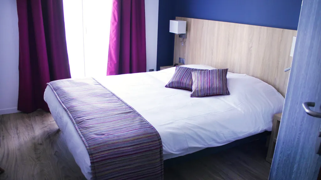 Création de site web et logo pour un hôtel