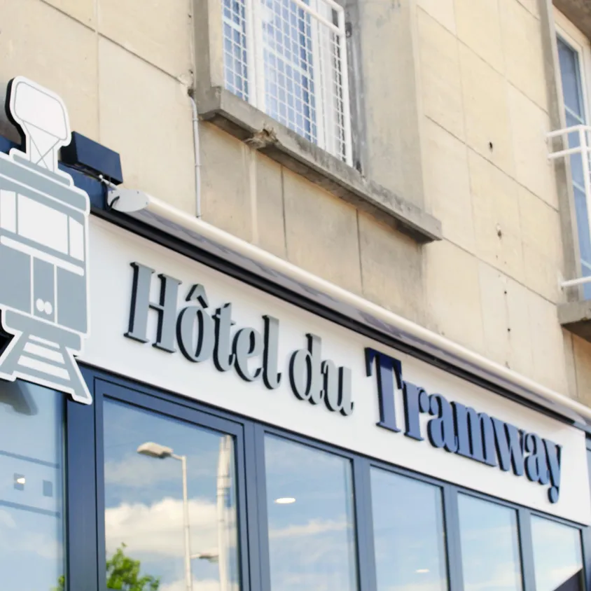 Création de site web et logo pour un hôtel